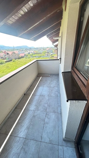 Garsoniera de închiriat, lângă mall Sanpetru, loc de parcare, bucătărie separat - imagine 4