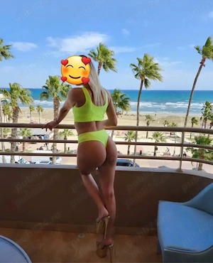 Bianca doar deplasare la hotel nu în orașul tău 