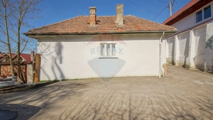 DE RENOVAT CASA INDIVIDUALA  | 180 MP CURTE| PRIVELISTE