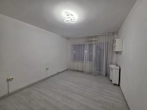 Spatiu comercial cu parcare Str Eroilor Floresti  - imagine 3