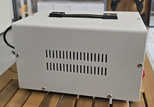 Vand stabilizator de tensiune Volt Polska 2000 VA servo motor - imagine 3