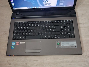 Laptop Acer cu procesor i5