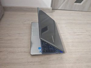 Laptop Samsung pentru birou