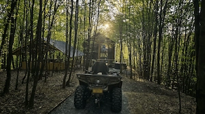 Cabana de inchiriat in Apuseni, retrasa in padure, cu ciubar foisor atv, la munte, Brad Huneodara
