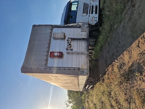 Semiremorci prelate și basculabilă + Iveco Stralis  - imagine 4