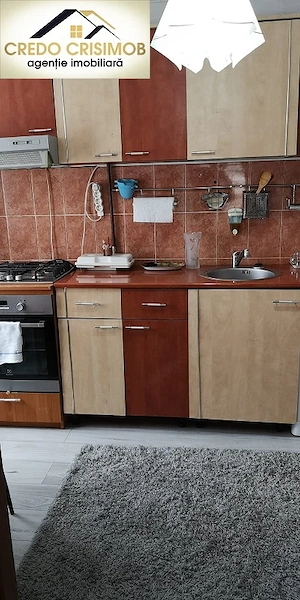 Vand apartament 2 cam zona Lunca etajul 3