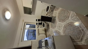 Închiriez apartament cu două camere 