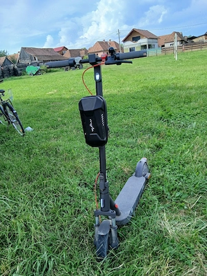 se vinde trotineta xiaomi scuter 5 
