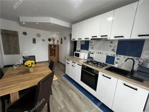 Apartament 3 camere la etaj intermediar si pivnita zona Vasile Aaron - imagine 7
