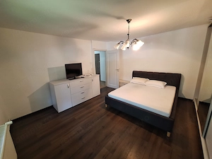 Ap.cu 2 camere decomandate cu centrala proprie+ garaj.Zona Timocului
