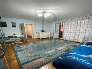 Piata 700 - 2 Camere - Etaj 2 - Centrala proprie - Zona excelenta