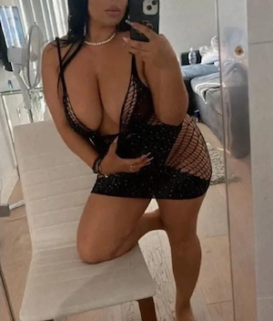 40+ accept sărutări intime 