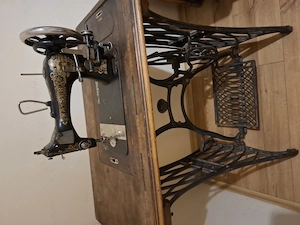 Vand masina de cusut, manuala, marca Kayser, veche de peste 100 ani