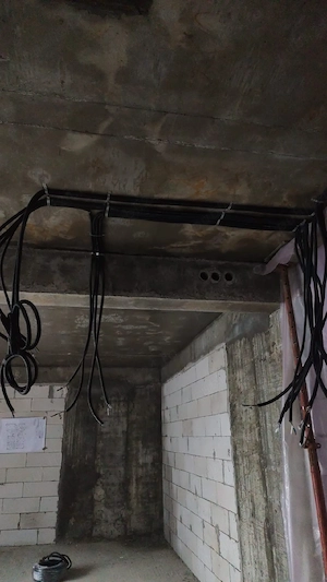 Electrician sau ajutor electrician în constructii - imagine 2