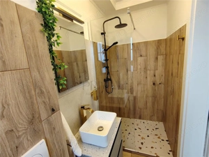 Duplex separat prin carport - Mobilat lux - Panouri si Asfalt - imagine 11