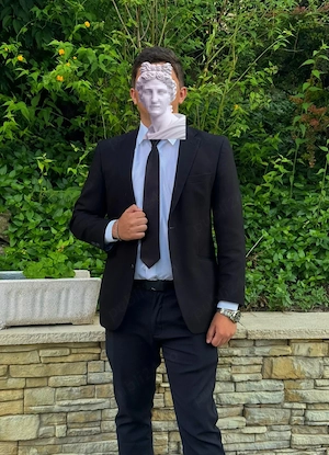 Tânăr de 24 de ani din Iași,185cm., educat, îngrijit