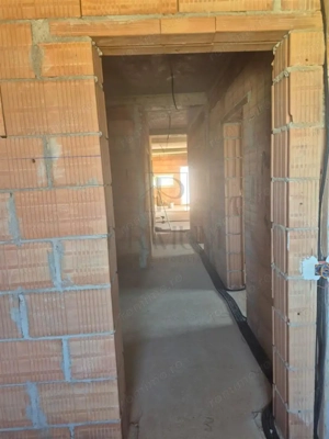 Duplex despartit prin C.T. - canalizare - teren generos - imagine 4