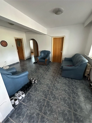 Apartament spațios de vânzare   125 mp   Parter   Zona Craiovei, lângă Școala Nr. 11