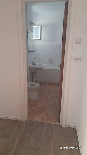 3 camere 2 balcoane, 3 min metrou Gorjului. Zona verde. negociabil - imagine 8