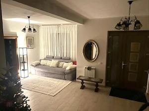 Vând casă noua  zona Castelul de apa