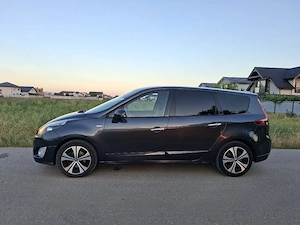 autoturism renault grand scenic