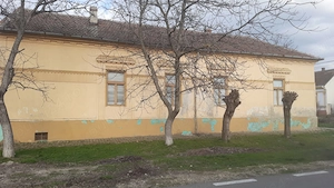 Casa din caramida, teren 800 mp, pe colt, aproape de centrul localitatii Cenei - imagine 2