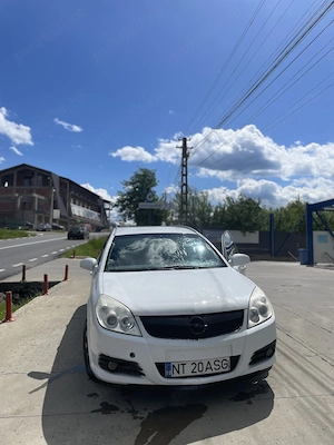 Vând Opel vectra C mașină se reprezintă în stare bună de funcționare motor 1.9 150cp accept și schim - imagine 2