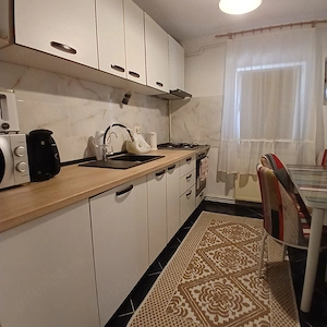 Apartament 2 camere decomandat Codlea lângă primărie - proprietar
