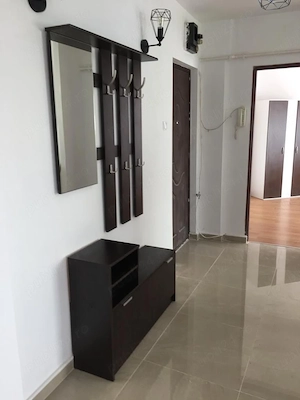 Proprietar, închiriez ap. 2 camere, decomandat, p-ța Mărăști, mobilat, utilat, disponibil din 01 Aug - imagine 4