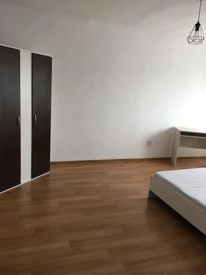 Proprietar, închiriez ap. 2 camere, decomandat, p-ța Mărăști, mobilat, utilat, disponibil din 01 Aug - imagine 9