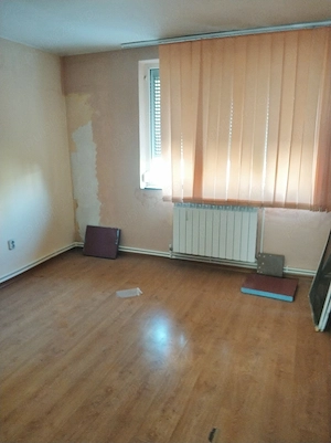  Zona Far - Apartament incadrat, izolat, orientat catre est, cu centrala cu gaz - imagine 2