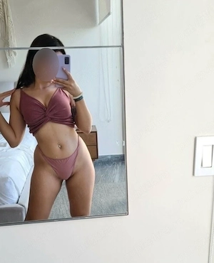 Bruneta ta miniona sexy! Fac si masaj , relaxare fara graba! 