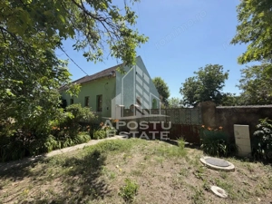 Casa + constructie moderna, 2 locuinte, teren 2298 mp Giulvaz