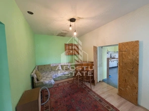 Casa + constructie moderna,de vanzare,2 locuinte,teren 2298 mp Giulvaz - imagine 2