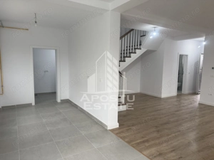 Duplex  despărțit prin garaj și camera tehnică în Giarmata - imagine 8