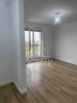 Duplex  despărțit prin garaj și camera tehnică în Giarmata - imagine 17