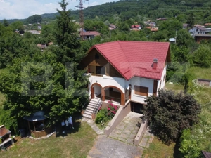 Casă cu 6 camere, 180 mp, zona Izvoarele - imagine 2