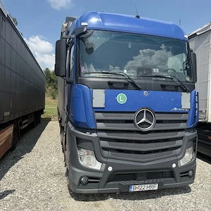 Ansamblu cap tractor + semiremorcă de vânzare   Mercedes-Benz Actros + Schmitz Cargobull