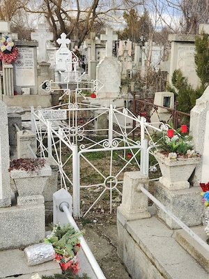 loc de veci Eternitatea 