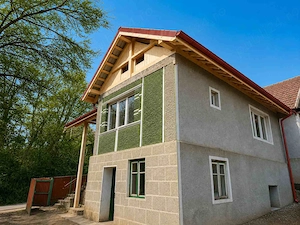 De vânzare | Casă cu teren generos de 1.100 mp | Inucu, comuna Aghireșu - imagine 2