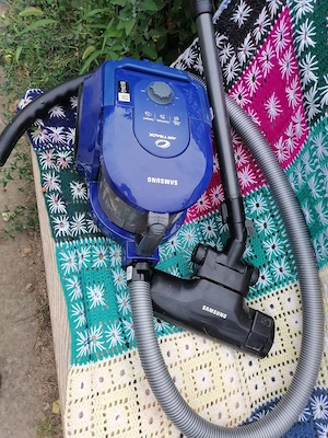 Vind aspirator Samsung fără sac 
