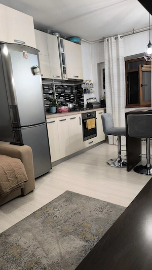 Vând apartament 60mp  , cu 2 dormitoare decomandate  si garaj, in zona HCC - imagine 7