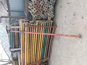 Inchiriez popi metalici și schela 