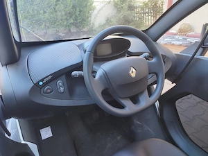Inchiriez Renault Twizy Life 80 Z.E. 13 kW  - imagine 4