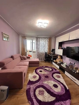 De vanzare apartament cu 2 camere și balcon, mobilat, zona Hotel Roman 55000euro