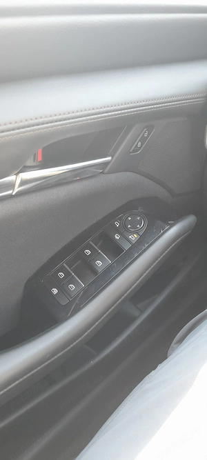 Mazda 3 SDN Skyactiv G150 AT PLUS - imagine 9