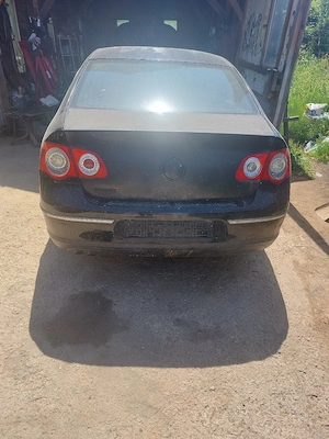 dezmembrez Passat B6  - imagine 5