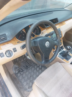 dezmembrez Passat B6  - imagine 3