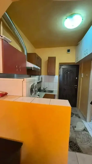 Vand garsonieră în Oradea,et.1