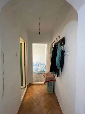 De vanzare 2 camere cu balcon, pe Bd. Roman Musat, etaj 3, Pret 58000euro - imagine 4
